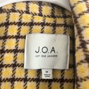 Absolutely beautiful, nice winter coat good condition with pockets long